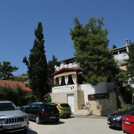 Novalja Inn 2 Екстериор снимка