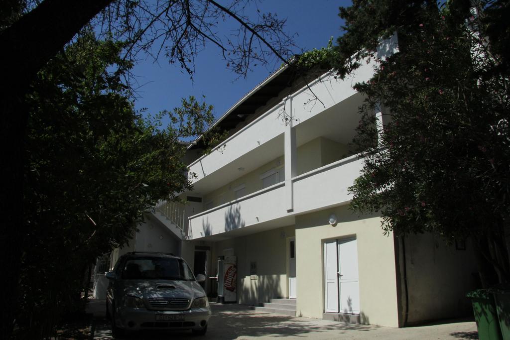 Novalja Inn 2 Екстериор снимка