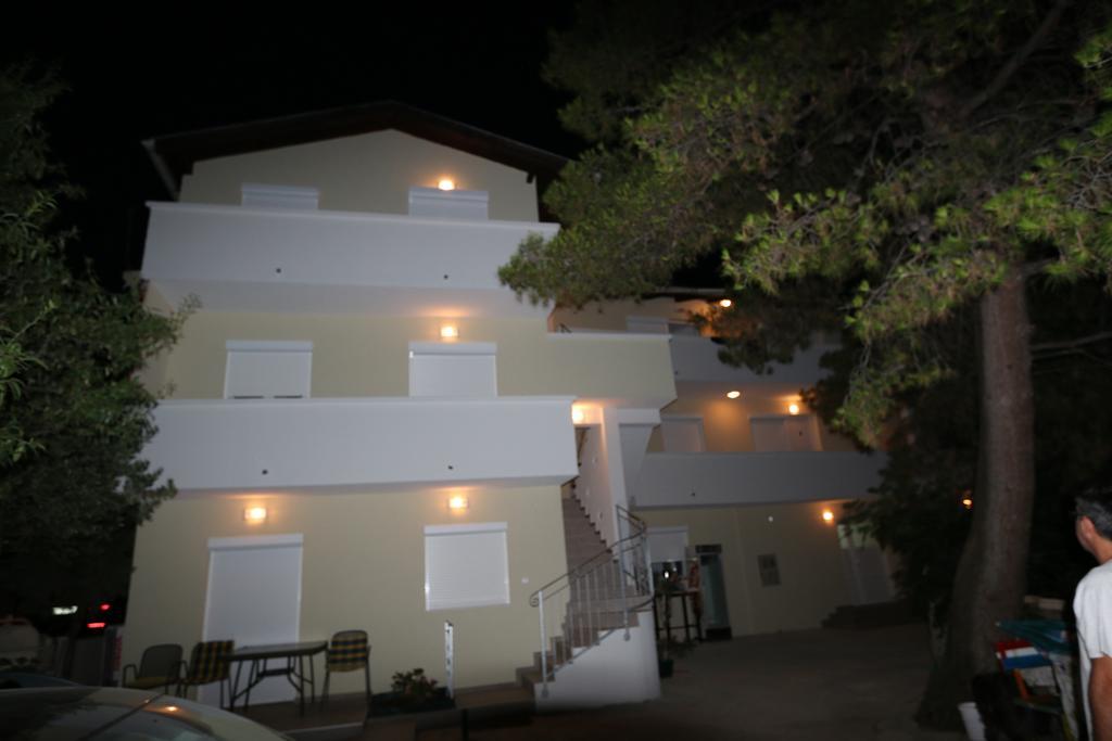 Novalja Inn 2 Екстериор снимка