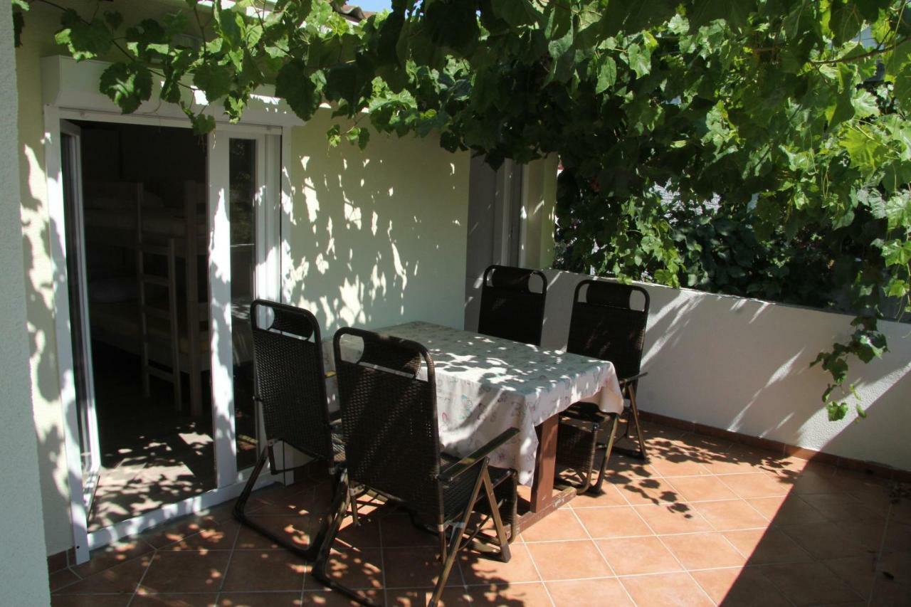 Novalja Inn 2 Екстериор снимка