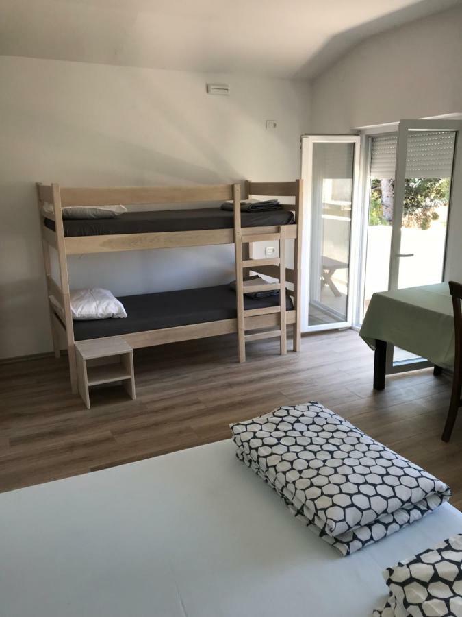 Novalja Inn 2 Екстериор снимка